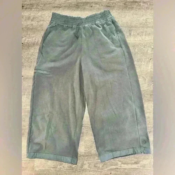 ATHLETA WOMENS GREEN TRIUMPH HYBRID WIDE LEG CROP MEDIUM - Picture 4 of 8